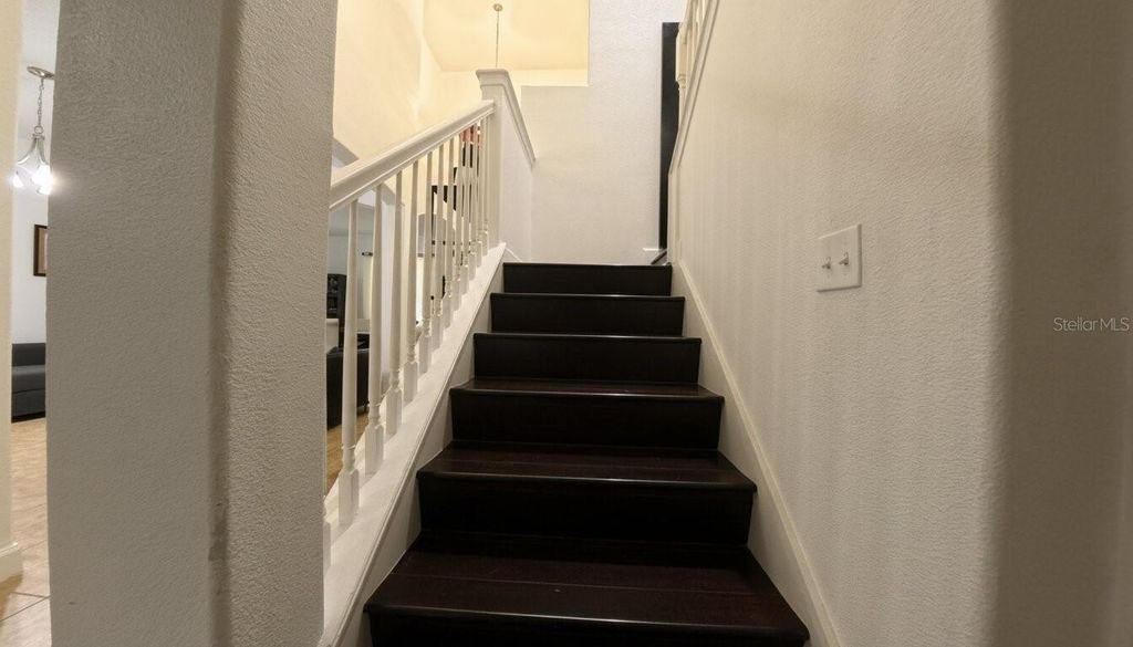 Image 33 of property listing at 1903 HAILSHAM COURT, Orlando, FL 32824