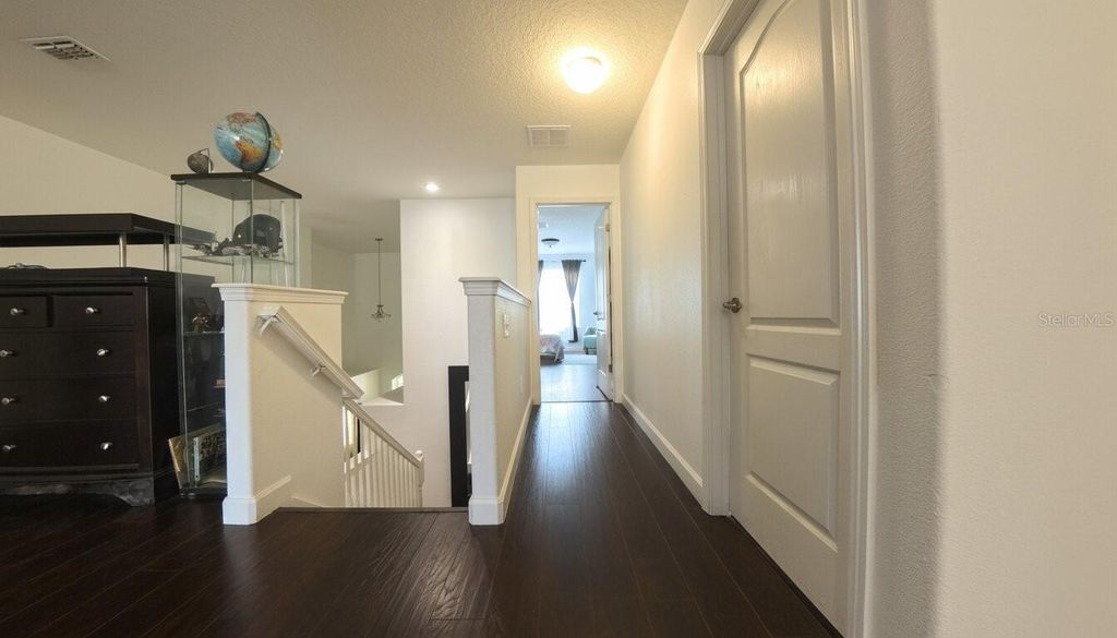 Image 39 of property listing at 1903 HAILSHAM COURT, Orlando, FL 32824
