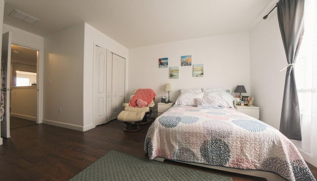 Image 41 of property listing at 1903 HAILSHAM COURT, Orlando, FL 32824