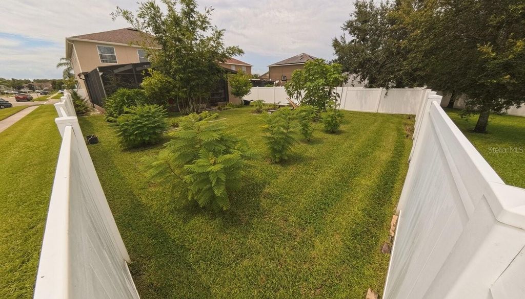 Image 54 of property listing at 1903 HAILSHAM COURT, Orlando, FL 32824