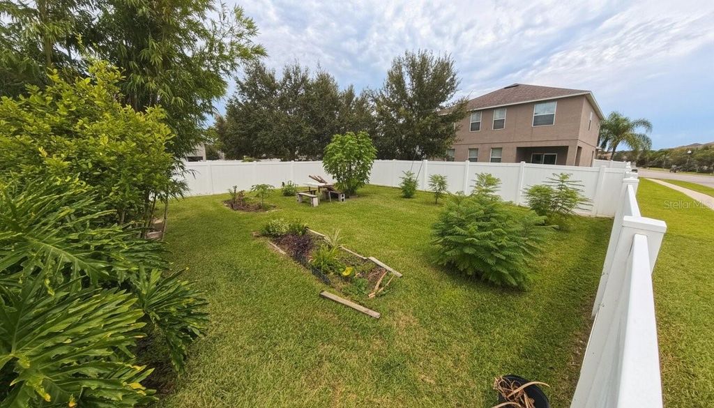 Image 55 of property listing at 1903 HAILSHAM COURT, Orlando, FL 32824