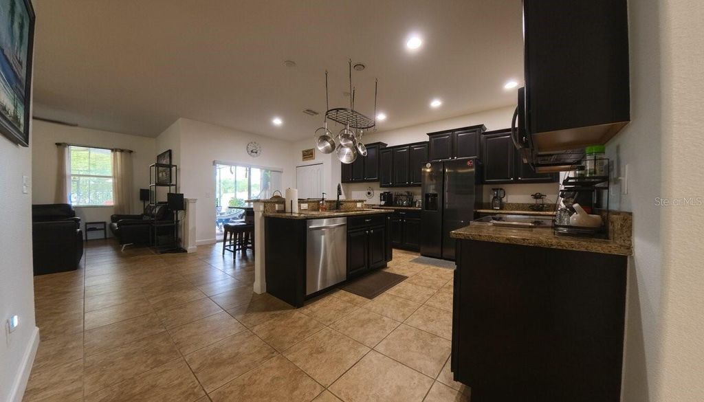 Image 9 of property listing at 1903 HAILSHAM COURT, Orlando, FL 32824