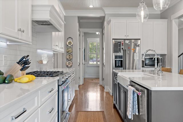 1908 Wagon Lane, Signal Mountain, TN 37377