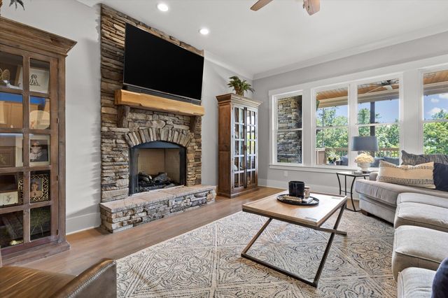 1908 Wagon Lane, Signal Mountain, TN 37377