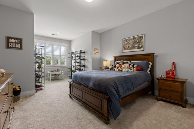 1908 Wagon Lane, Signal Mountain, TN 37377