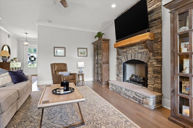 1908 Wagon Lane, Signal Mountain, TN 37377