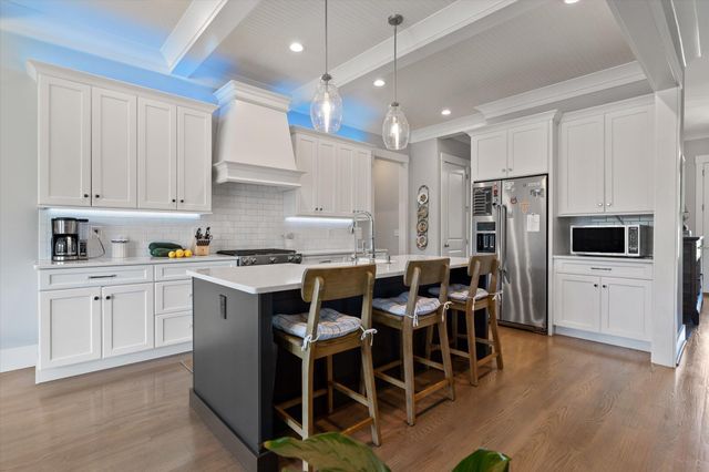 1908 Wagon Lane, Signal Mountain, TN 37377