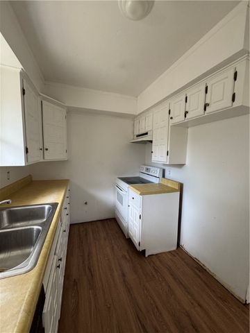 10742 Kingwood Dr, Corpus Christi, TX 78410