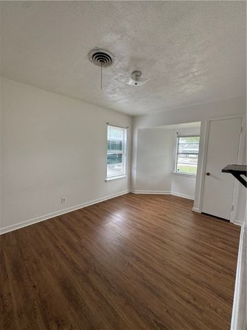 10742 Kingwood Dr, Corpus Christi, TX 78410