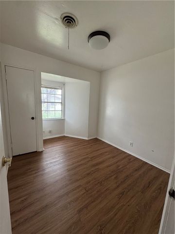10742 Kingwood Dr, Corpus Christi, TX 78410