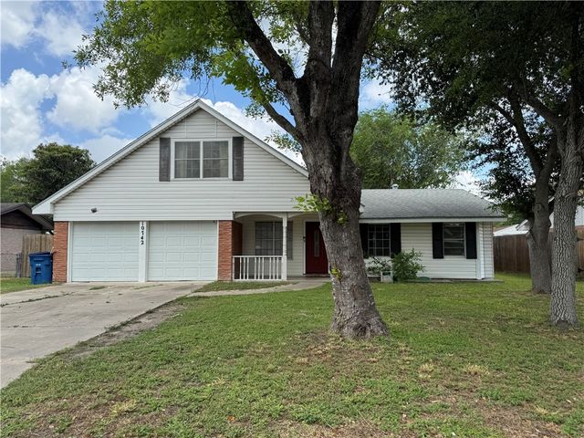 10742 Kingwood Dr, Corpus Christi, TX 78410