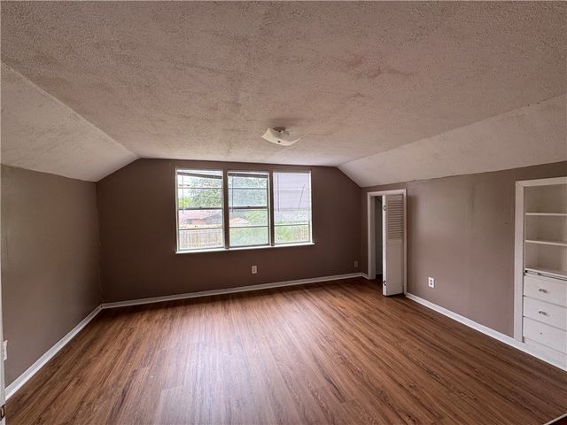10742 Kingwood Dr, Corpus Christi, TX 78410