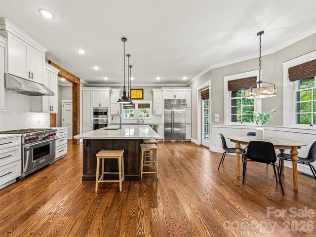 1 Cedar Chine Drive, Asheville, NC 28803