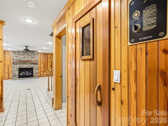 1 Cedar Chine Drive, Asheville, NC 28803