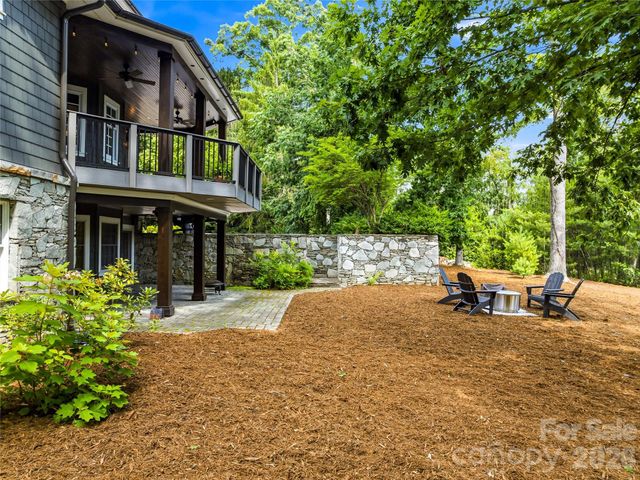 1 Cedar Chine Drive, Asheville, NC 28803