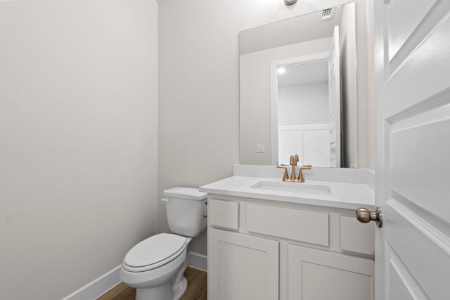 105 Rightfield DR, Liberty Hill, TX 78642