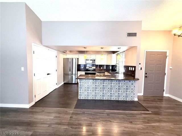 8404 Mulcahy Avenue, Las Vegas, NV 89145