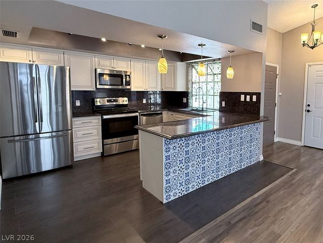8404 Mulcahy Avenue, Las Vegas, NV 89145