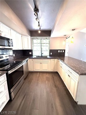 8404 Mulcahy Avenue, Las Vegas, NV 89145