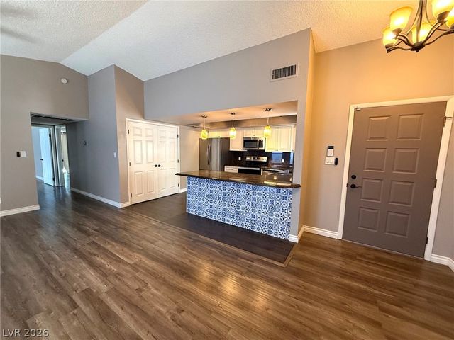 8404 Mulcahy Avenue, Las Vegas, NV 89145