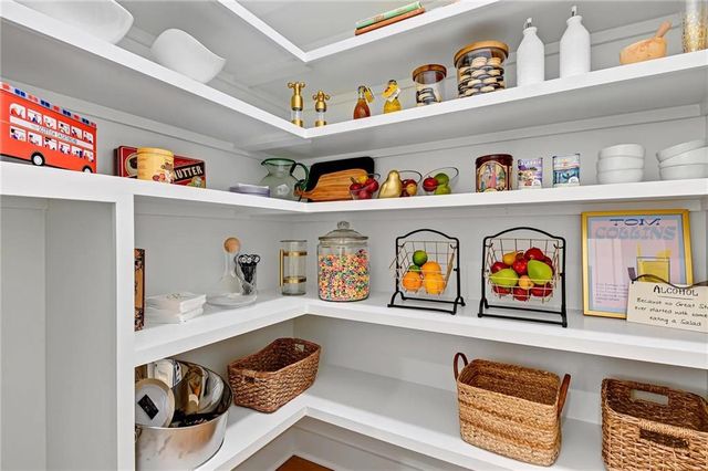 22476 W 90th Terrace, Lenexa, KS 66220