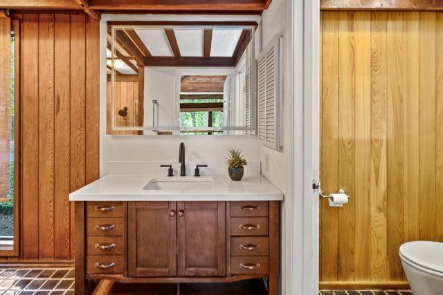 8500 N River ROAD, River Hills, WI 53217