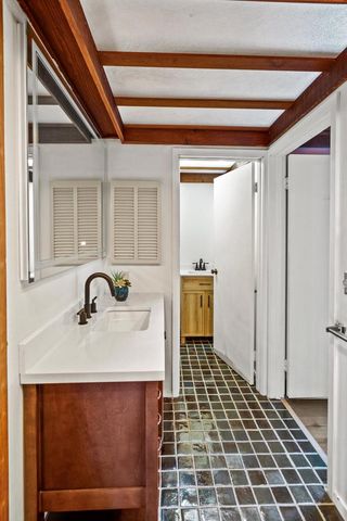 8500 N River ROAD, River Hills, WI 53217