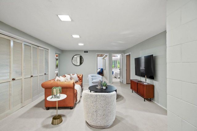 8500 N River ROAD, River Hills, WI 53217