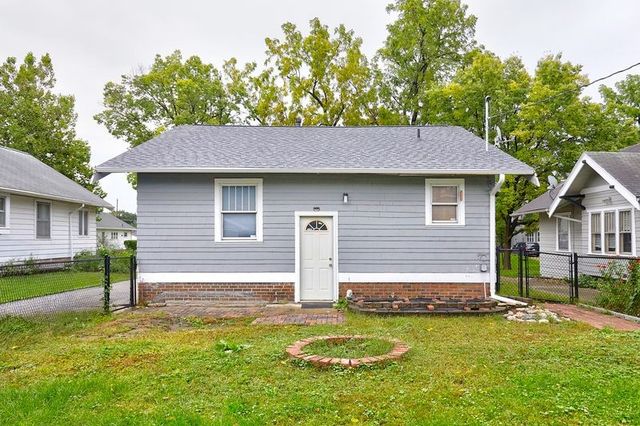 858 40th Street, Des Moines, IA 50312