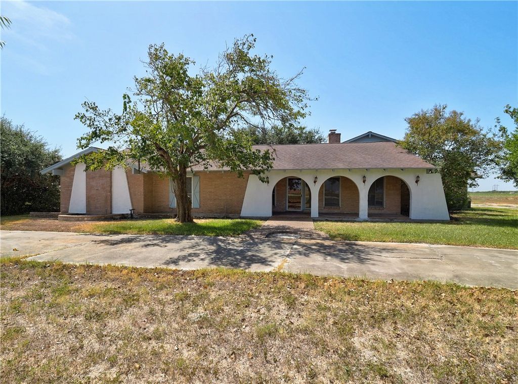 9845 Fm 1074, Taft, TX 78390 — exterior