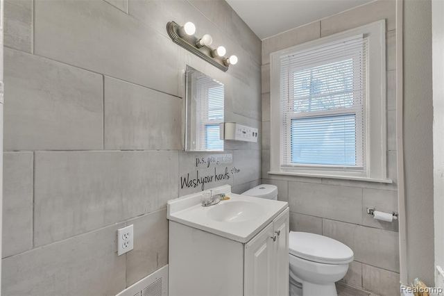 4877 Maynard Street, Detroit, MI 48215