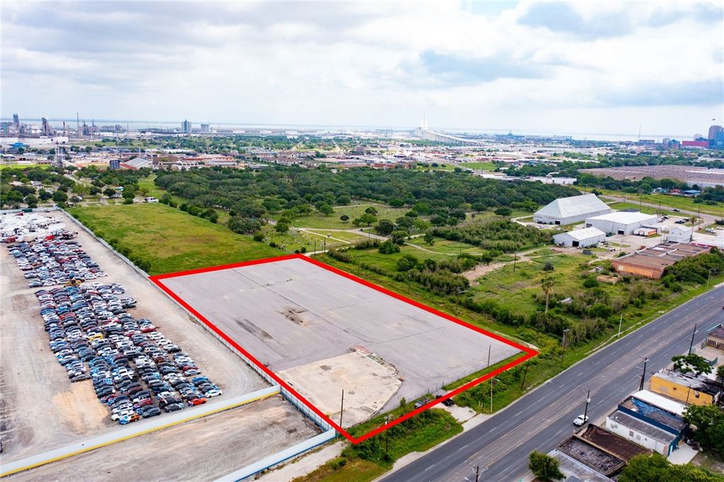 3000 Agnes St, Corpus Christi, TX 78405 — photo 2