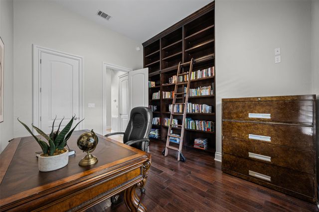 9008 Thickwoods CV, Austin, TX 78735