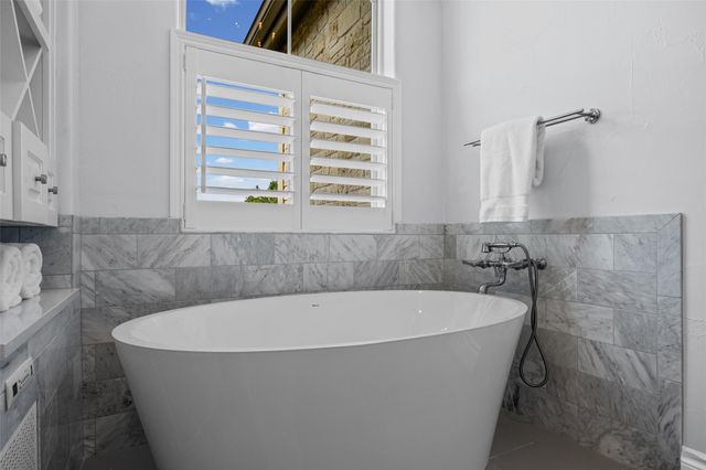 9008 Thickwoods CV, Austin, TX 78735