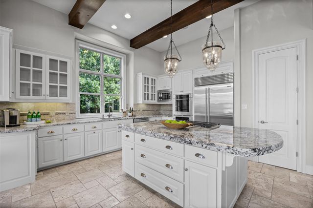 9008 Thickwoods CV, Austin, TX 78735