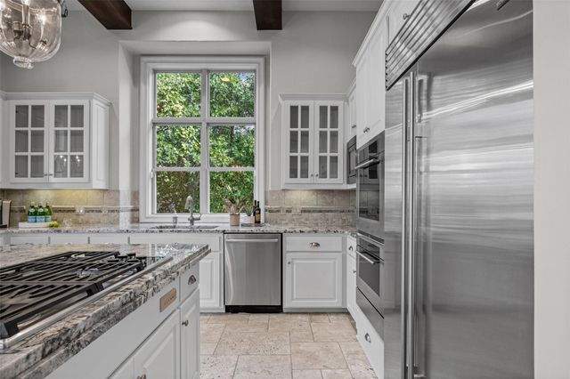 9008 Thickwoods CV, Austin, TX 78735