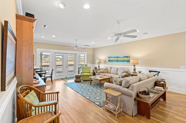 187 Myrtle Ave., Pawleys Island, SC 29585