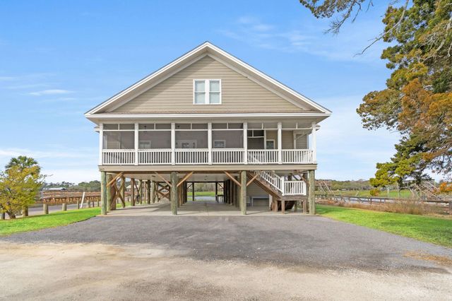 187 Myrtle Ave., Pawleys Island, SC 29585