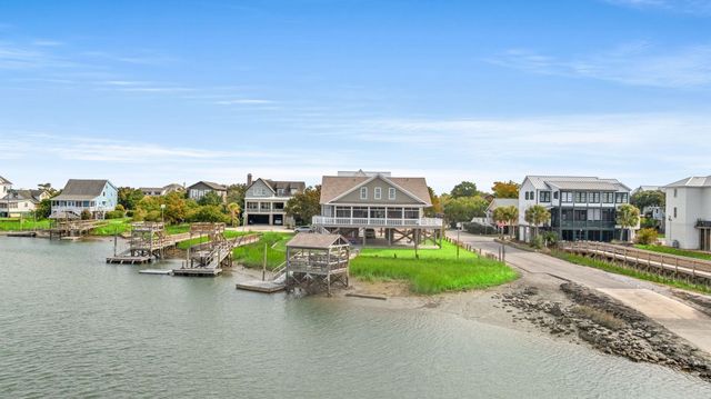 187 Myrtle Ave., Pawleys Island, SC 29585