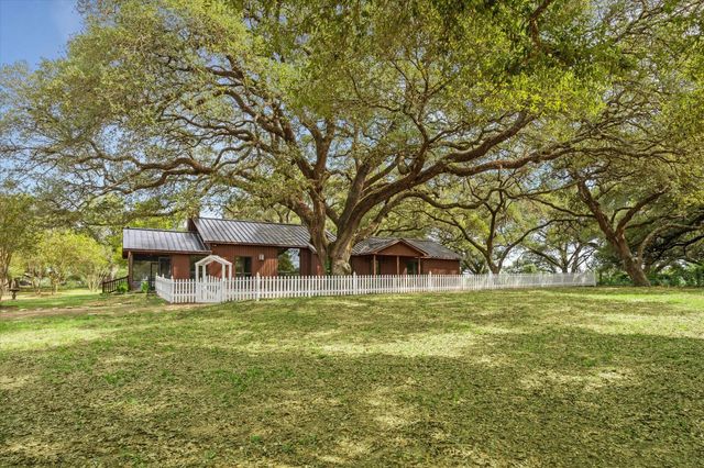 3834 Fm 949, Cat Spring, TX 78933