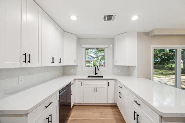 3834 Fm 949, Cat Spring, TX 78933