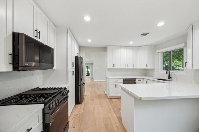 3834 Fm 949, Cat Spring, TX 78933