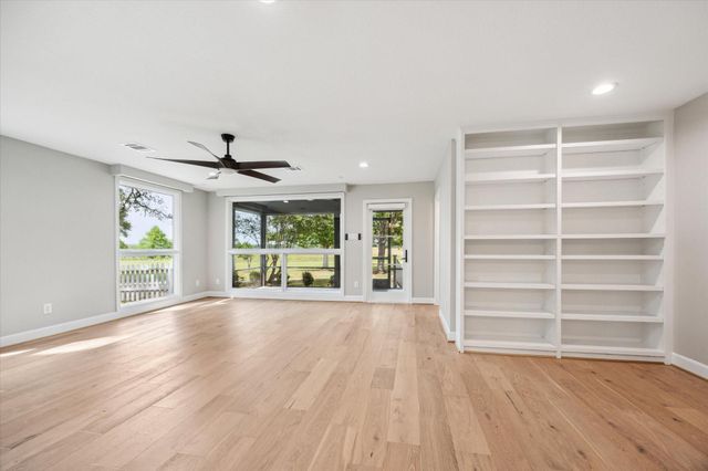 3834 Fm 949, Cat Spring, TX 78933