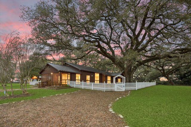 3834 Fm 949, Cat Spring, TX 78933