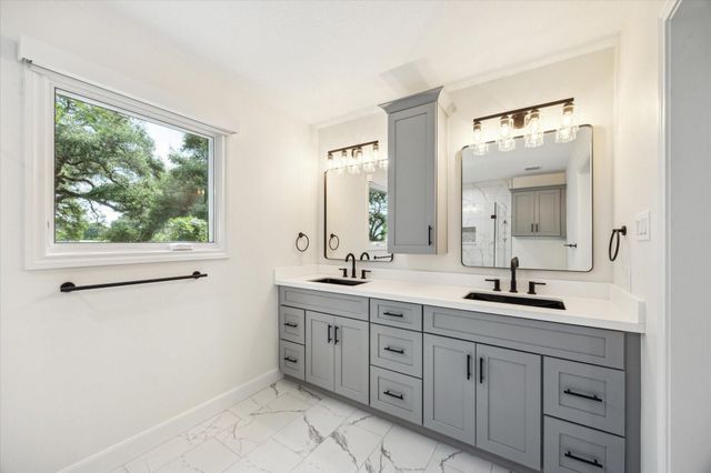 3834 Fm 949, Cat Spring, TX 78933