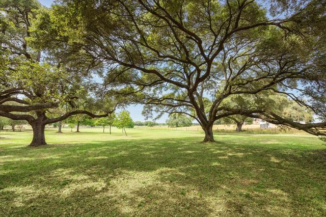 3834 Fm 949, Cat Spring, TX 78933