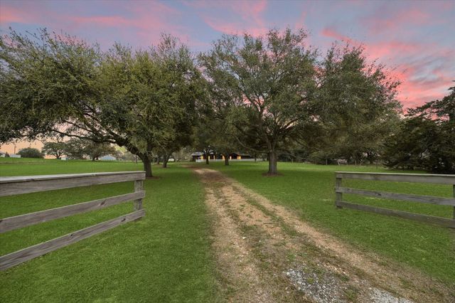 3834 Fm 949, Cat Spring, TX 78933