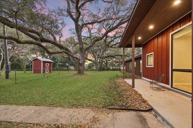 3834 Fm 949, Cat Spring, TX 78933