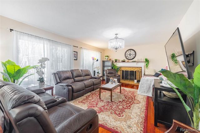 425 Thornridge Court, Rochester Hills, MI 48307