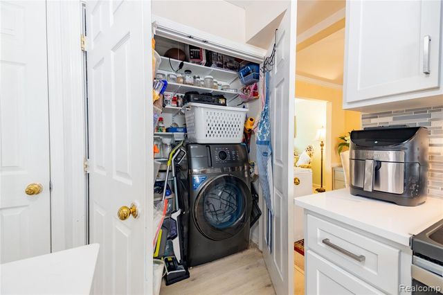 425 Thornridge Court, Rochester Hills, MI 48307